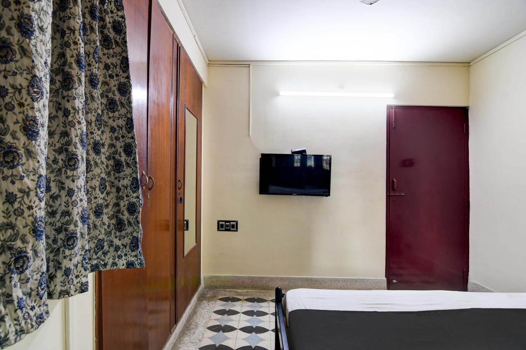 Oyo Simplex Guest House Behala Kolkata Luaran gambar