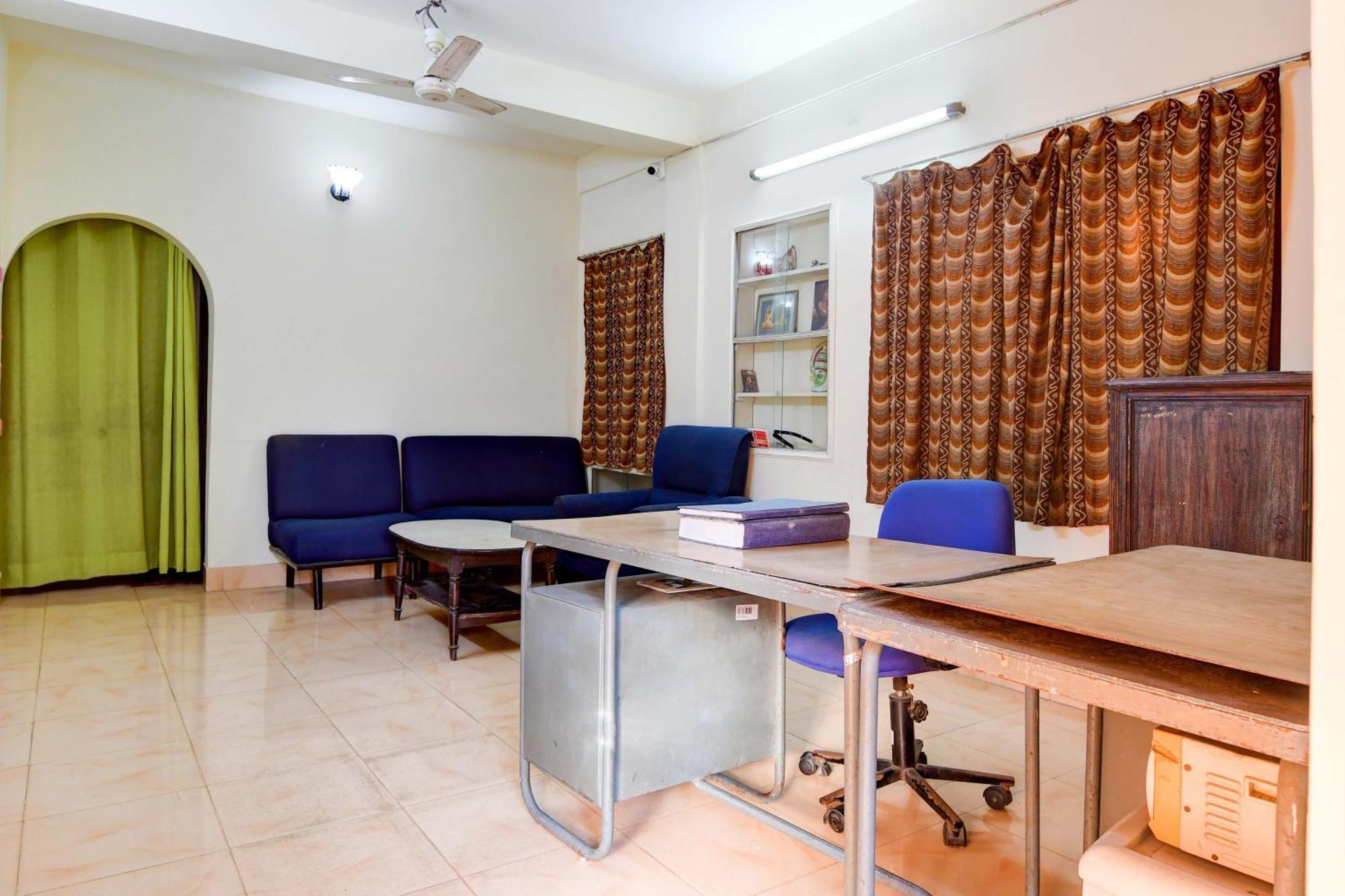 Oyo Simplex Guest House Behala Kolkata Luaran gambar