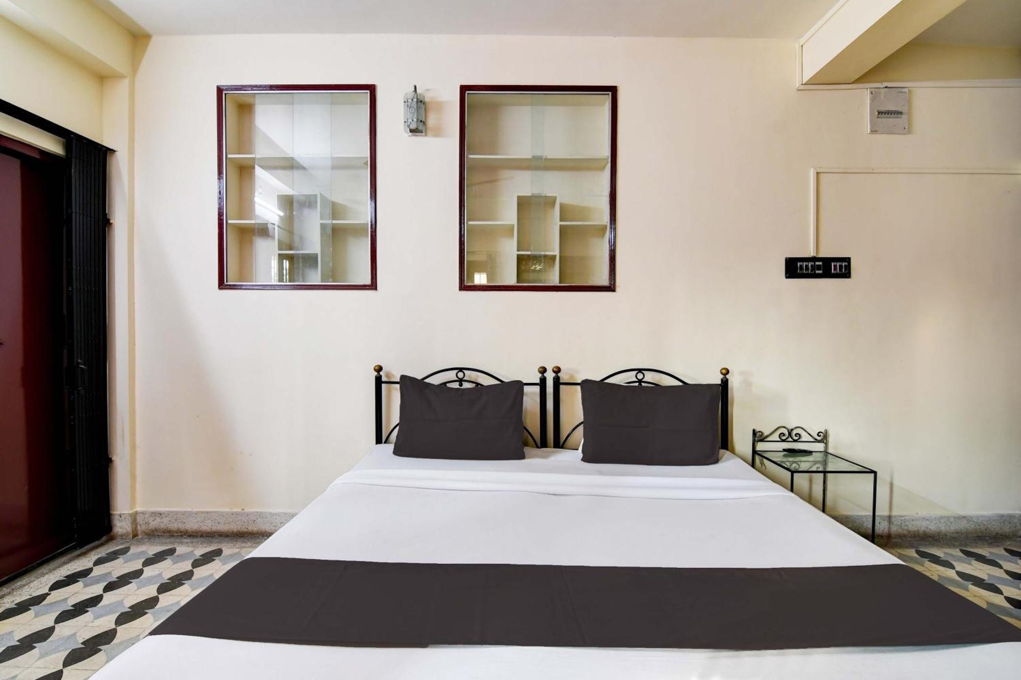 Oyo Simplex Guest House Behala Kolkata Luaran gambar
