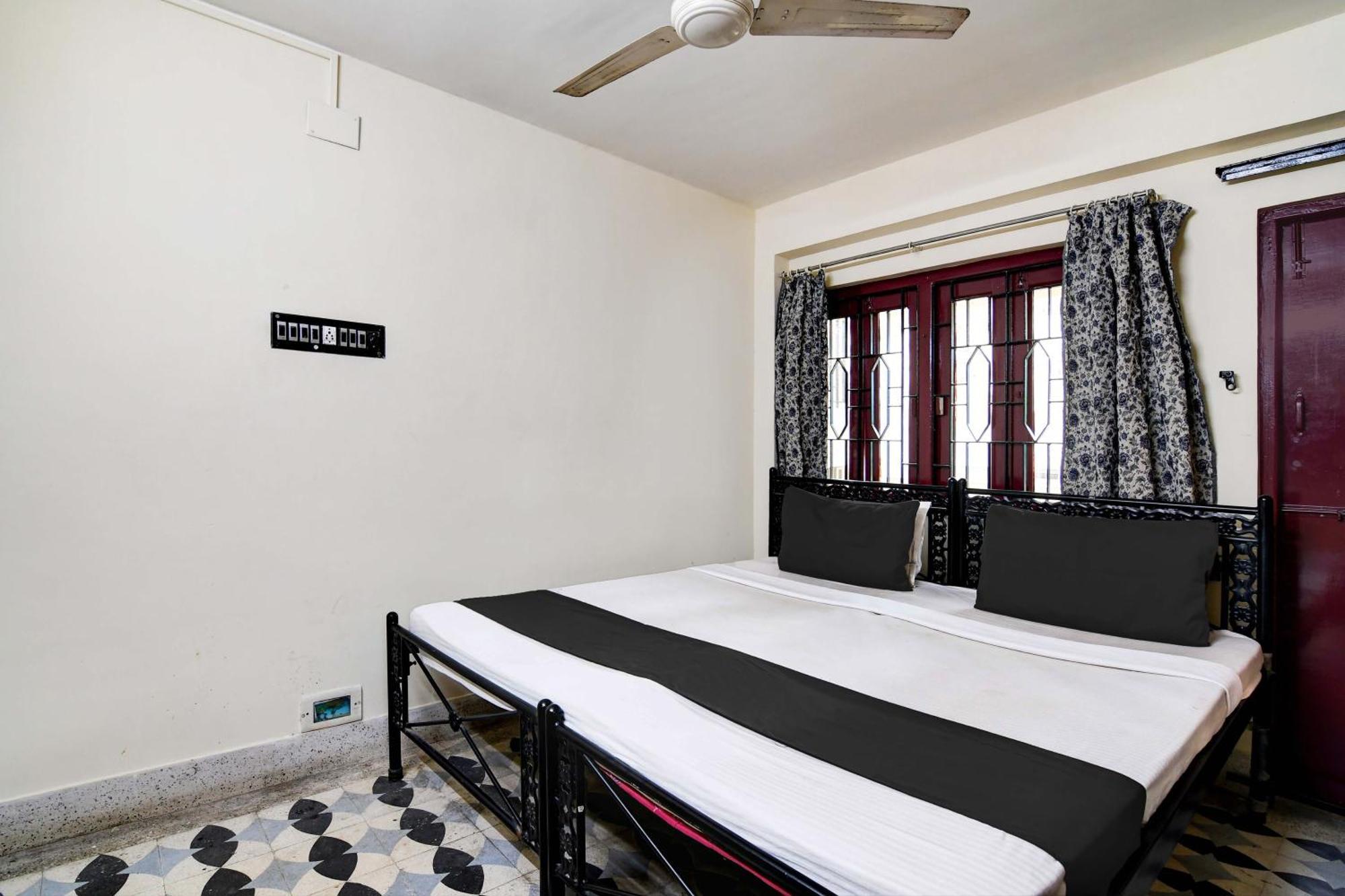 Oyo Simplex Guest House Behala Kolkata Luaran gambar