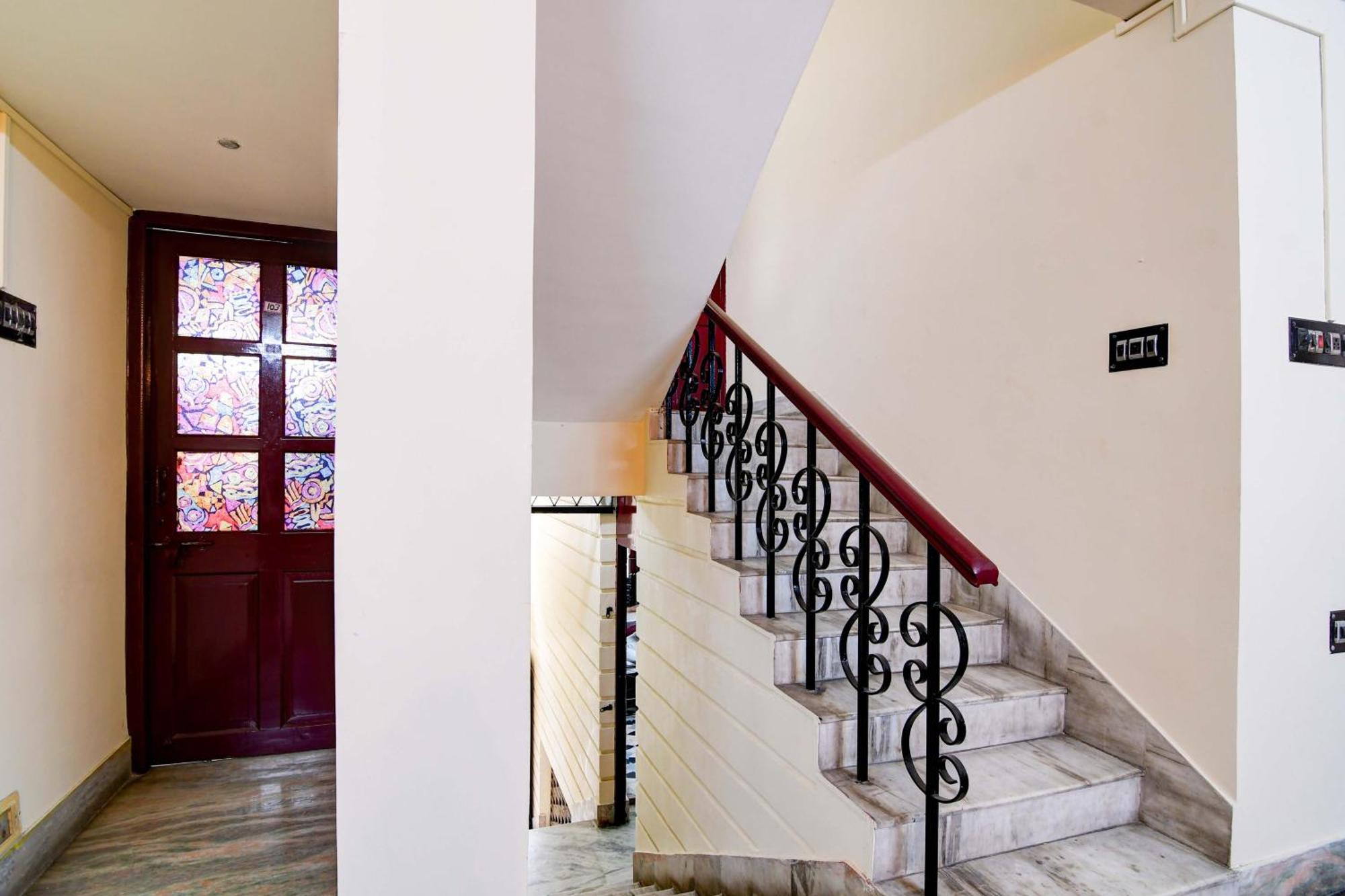 Oyo Simplex Guest House Behala Kolkata Luaran gambar