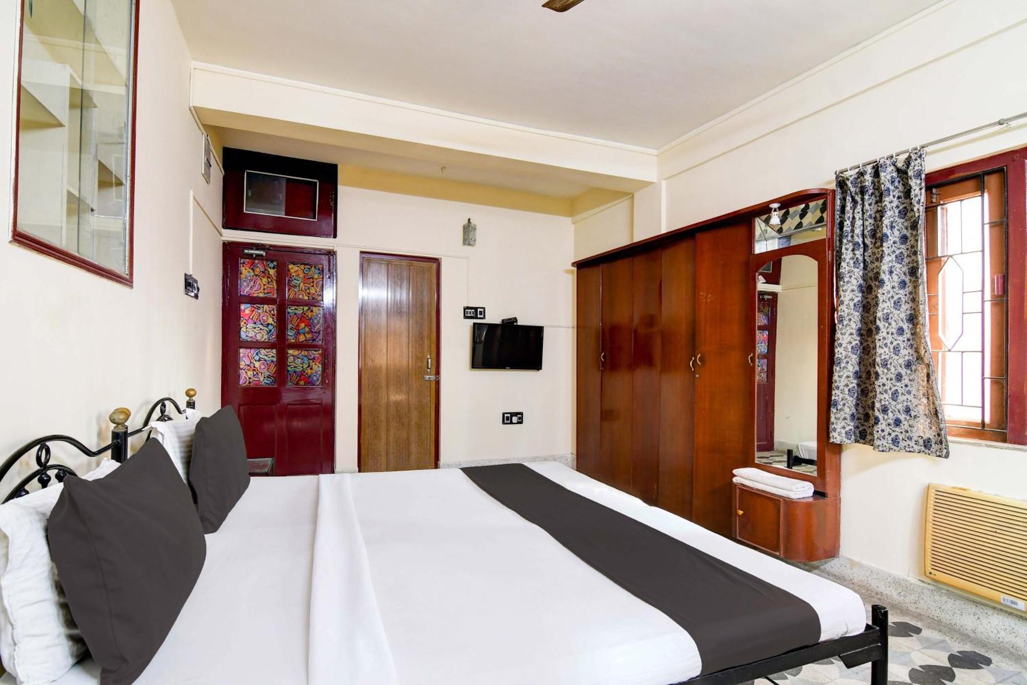 Oyo Simplex Guest House Behala Kolkata Luaran gambar