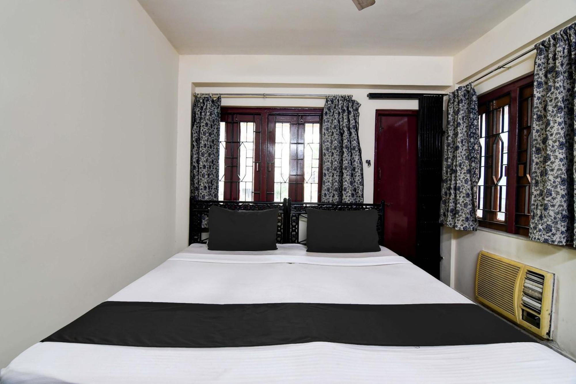 Oyo Simplex Guest House Behala Kolkata Luaran gambar