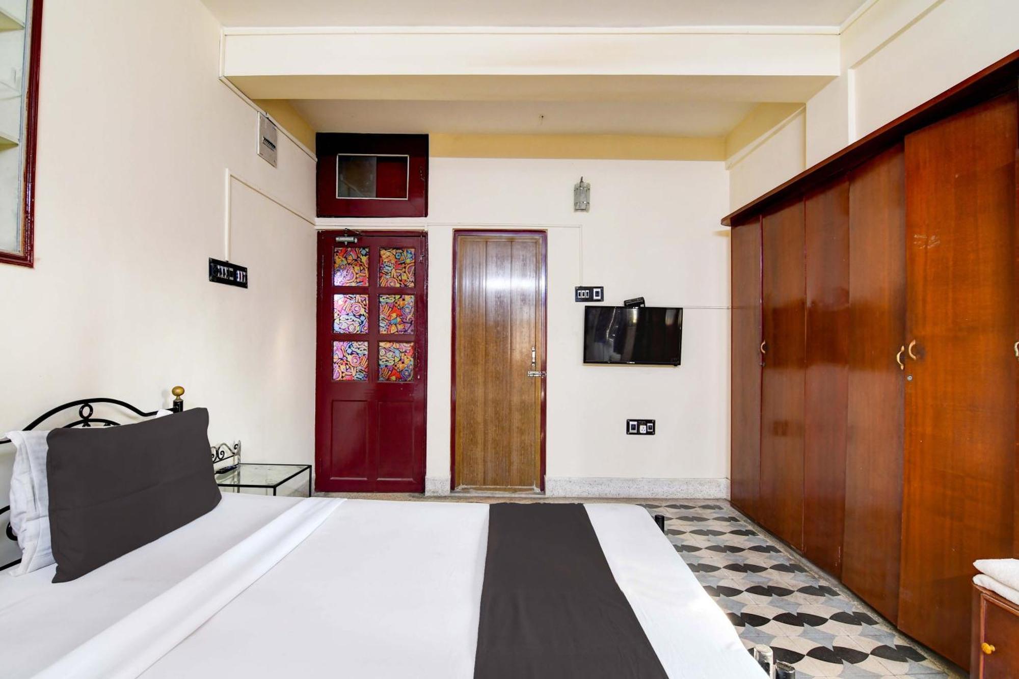 Oyo Simplex Guest House Behala Kolkata Luaran gambar